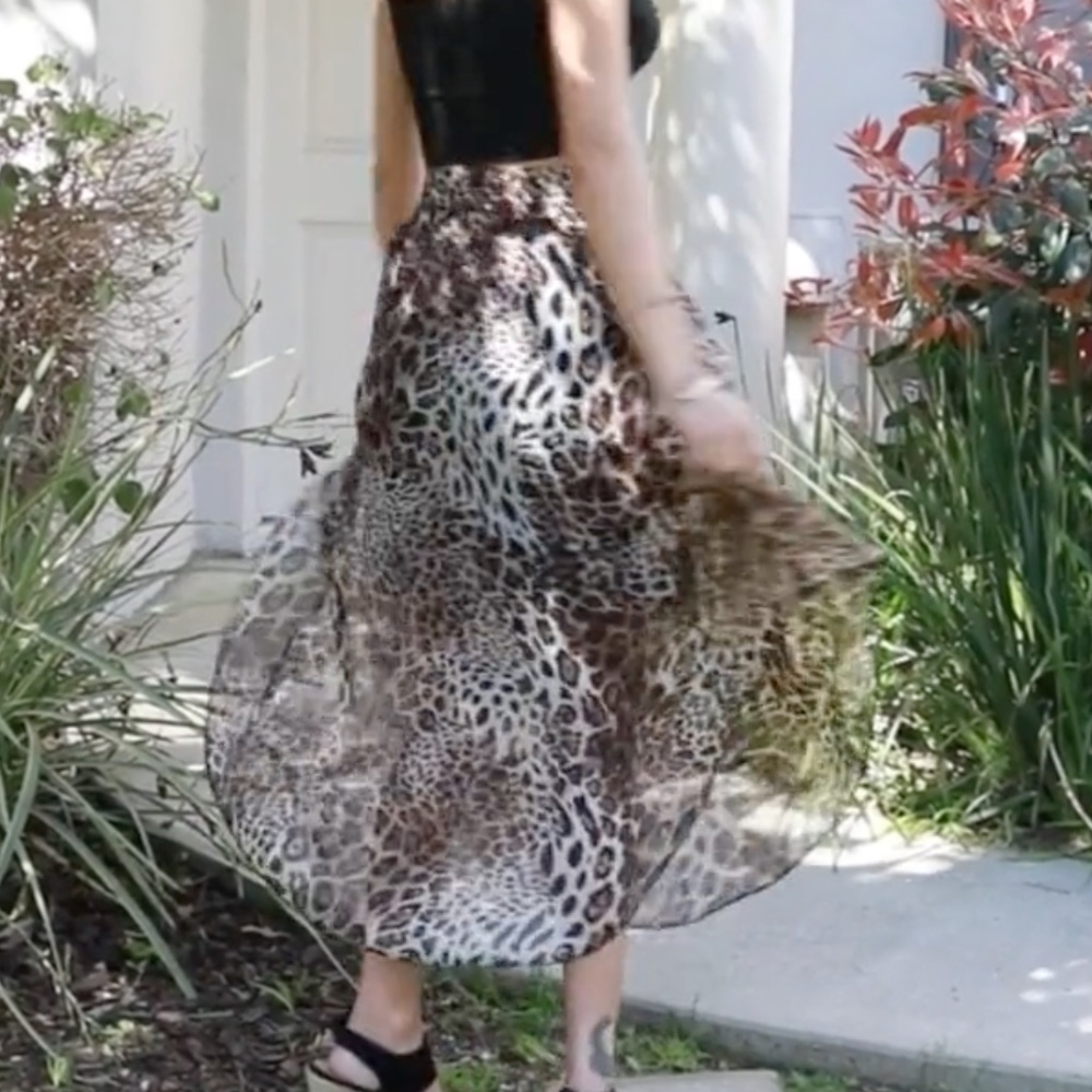 Luxe Leopard Print Shirred Stretchy Waist Skirt - Picture 3 of 3